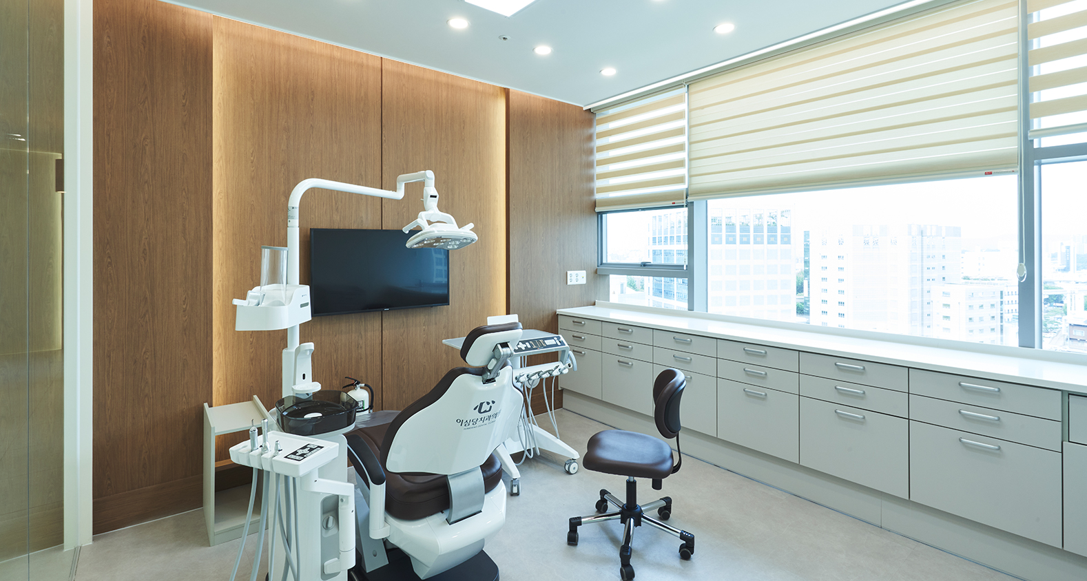 8F 임플란트실